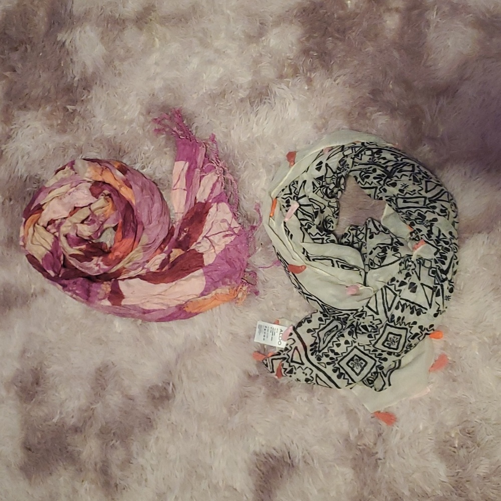 2 scarves very soft